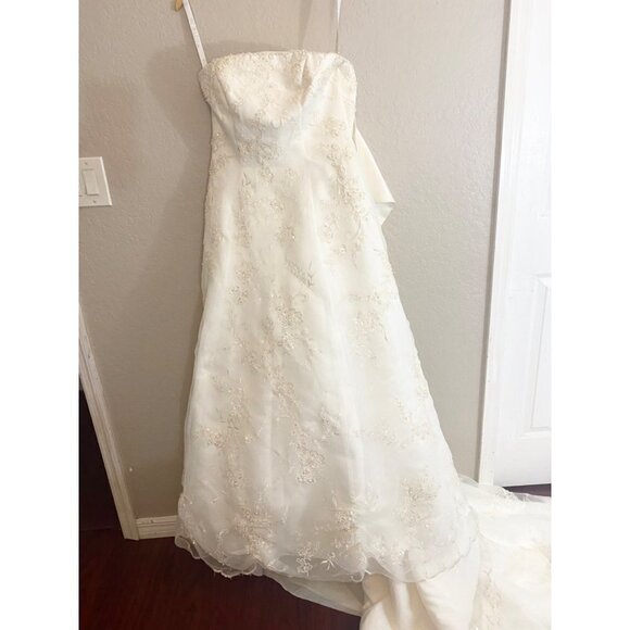 PC Mary's Mech Lined Embroidered Strapless Ivory Wedding Dress - Medium - Picture 2 of 13